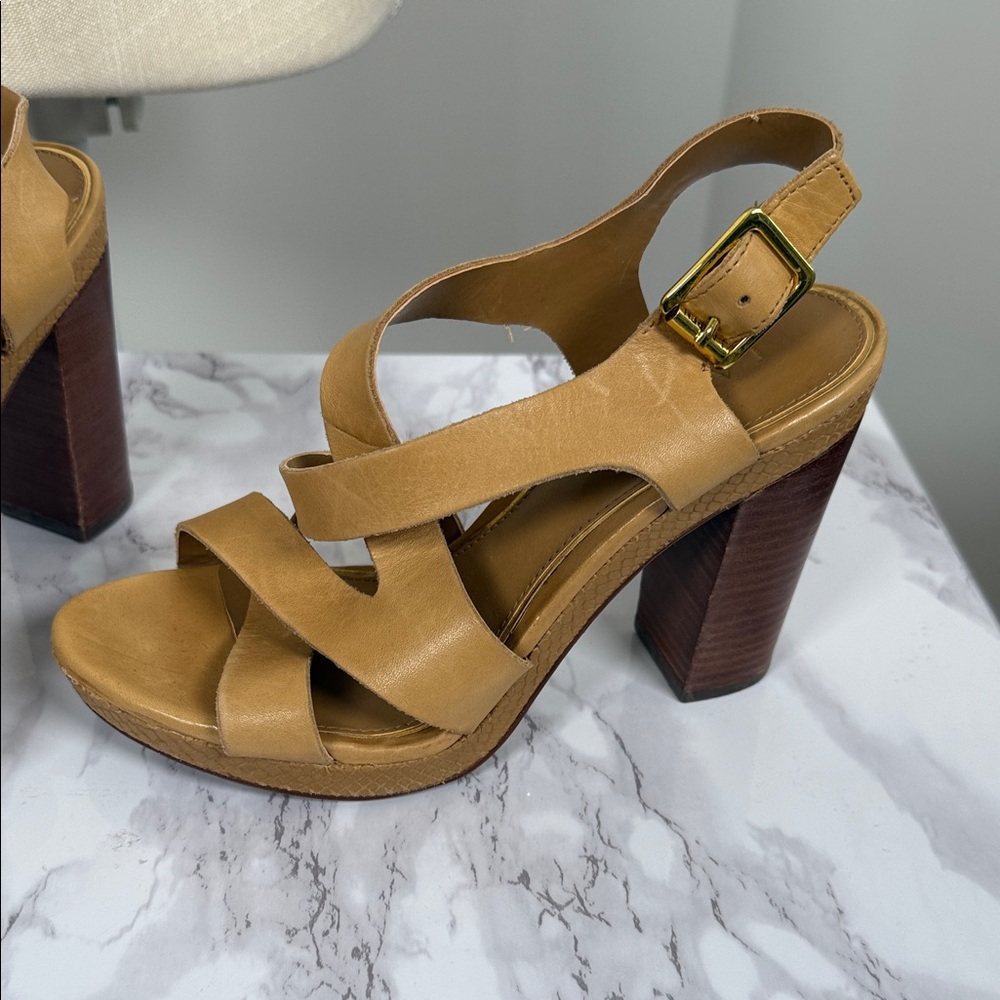 Lauren Ralph Lauren Elegant Tan Women's Sandals - Picture 3 of 12